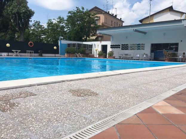 La piscina comunale estiva aperta dal 9 giugno